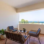 Bayview 2-br W Terrace In Apartment Larnaca