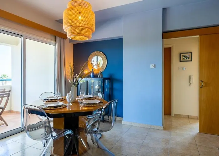 Bayview 2-br W Terrace In アパート ラルナカ